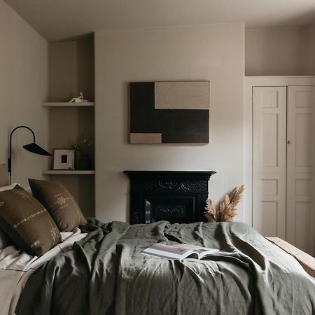The Curator'S Apartment - Spacious 2 Bedrooms Bath Bagian luar foto