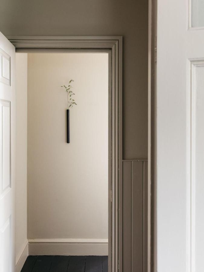 The Curator'S Apartment - Spacious 2 Bedrooms Bath Bagian luar foto