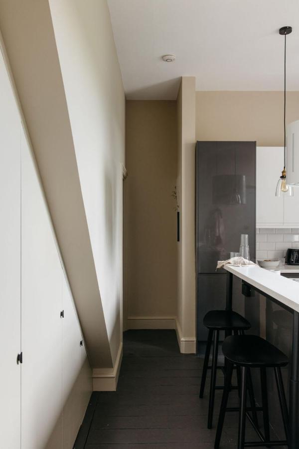 The Curator'S Apartment - Spacious 2 Bedrooms Bath Bagian luar foto