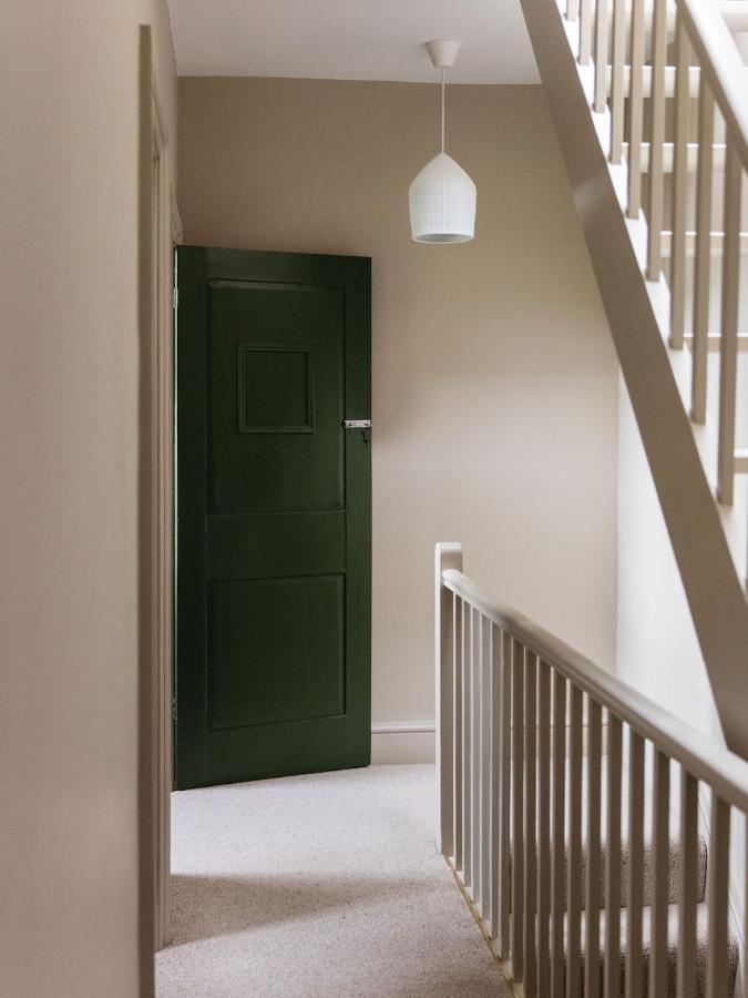 The Curator'S Apartment - Spacious 2 Bedrooms Bath Bagian luar foto