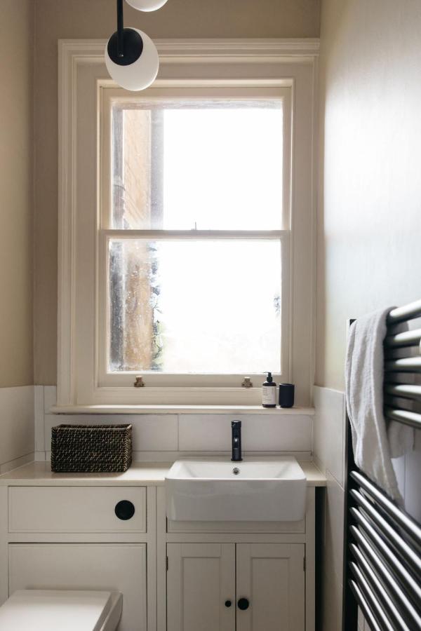 The Curator'S Apartment - Spacious 2 Bedrooms Bath Bagian luar foto